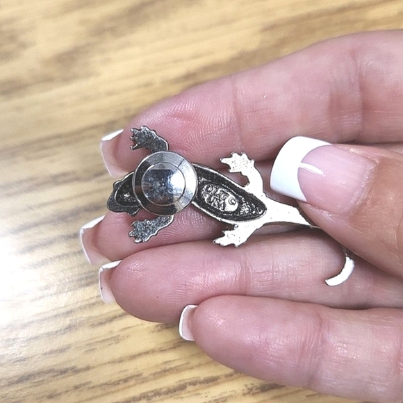 OLIT USA Crystal & Enamel Lizard Pin - Picture 4 of 4